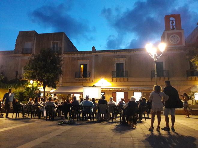 Il PonDerat scende in piazza a Ventotene