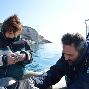 Tecnici ISPRA durante il periplo in barca di Palmarola (foto F. Corbi)