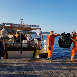 I rifiuti raccolti a Palmarola