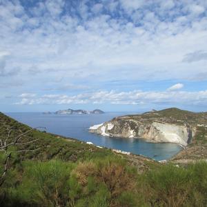 Palmarola vista da Ponza